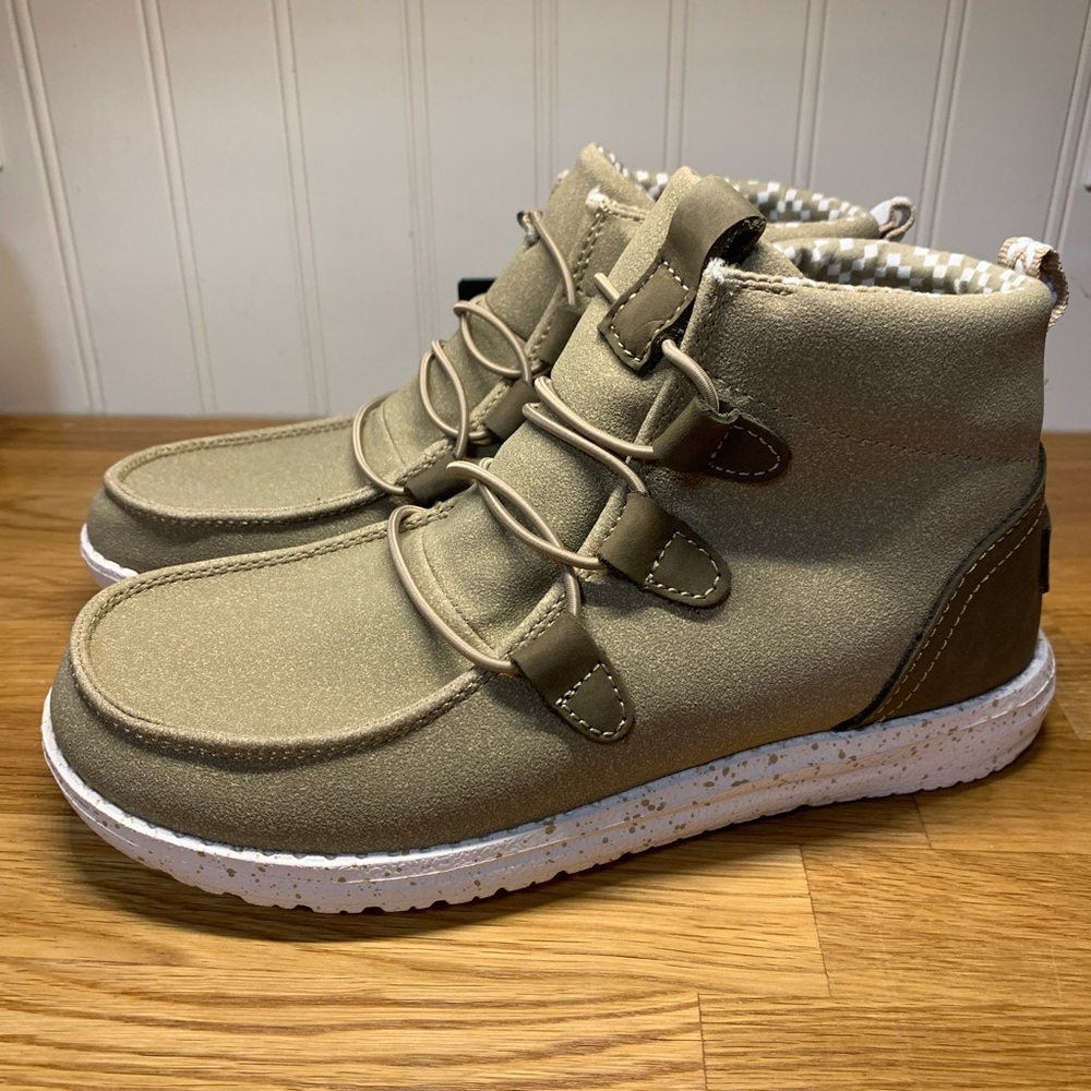 Womens Hey Dudes Lea in Chestnut size 6